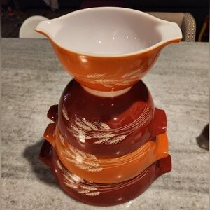Pyrex Vintage Autumn Harvest 4-piece Cinderella Nesting Mixing Bowls